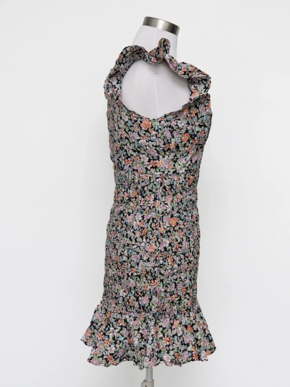Free the Roses - Floral Smocked Mini Dress‎